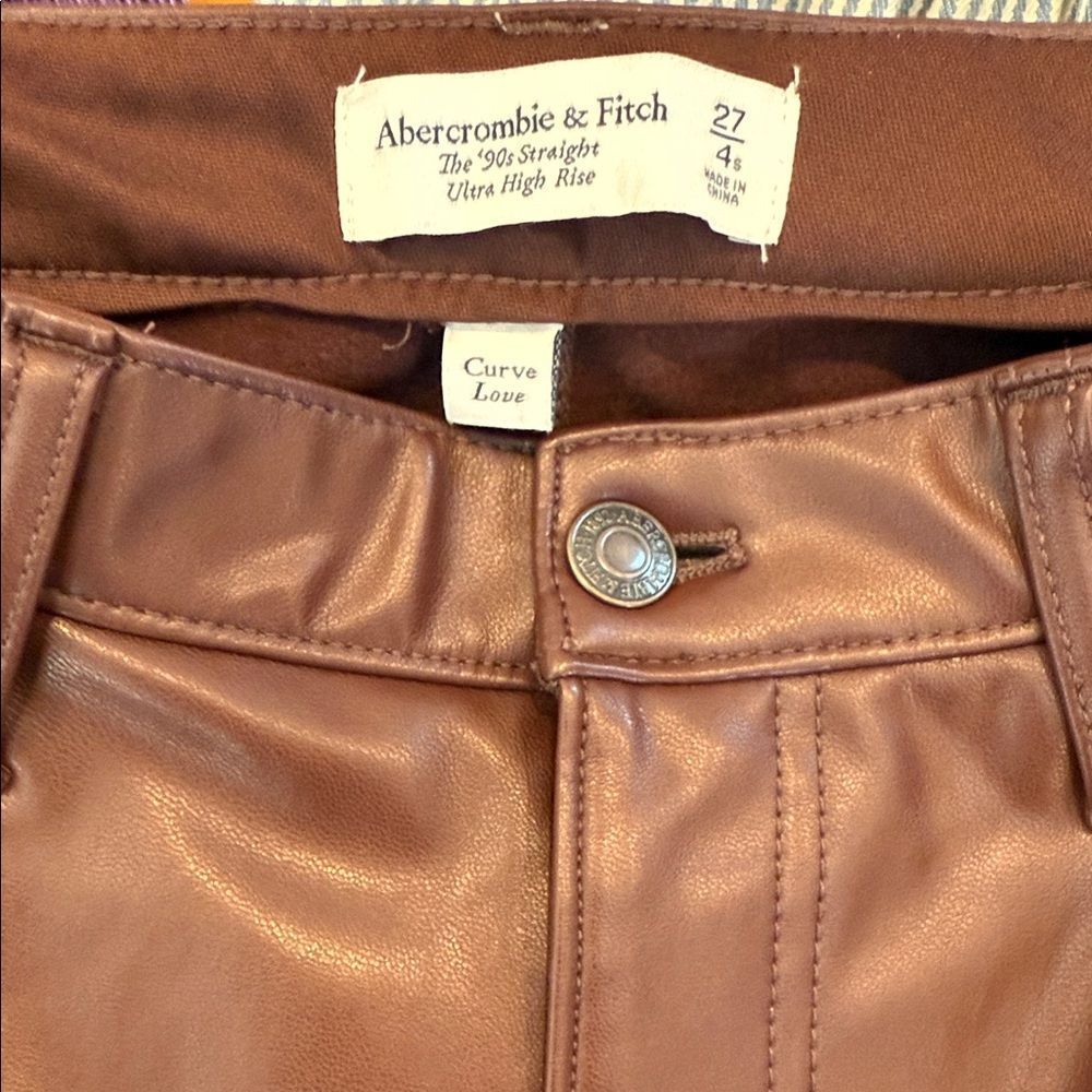 Abercrombie & Fitch Vegan Leather Curve Love 90s High Rise Pants - Picture 7 of 11